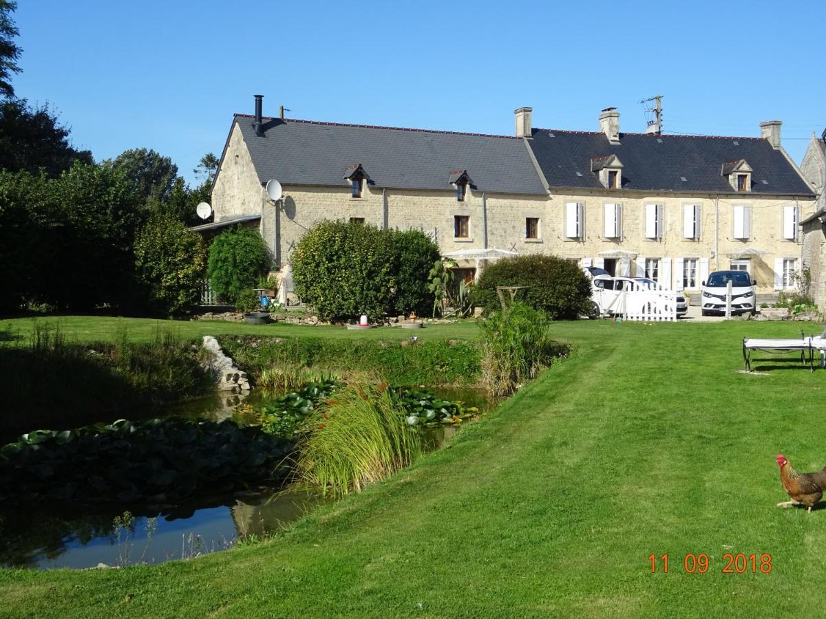 La Ferme Aux Chats Formigny Bagian luar foto